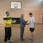 Wręczanie nagród przez Panią Dyrektor Annę Tomczak